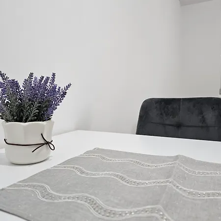 شقة Apartman Urukalo Rebrovac